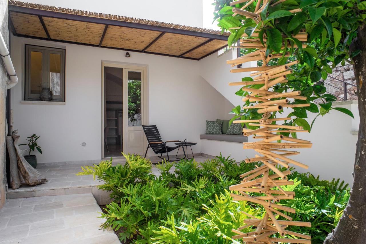 Palazzo Frangipane Bed & Breakfast Salve Exterior photo
