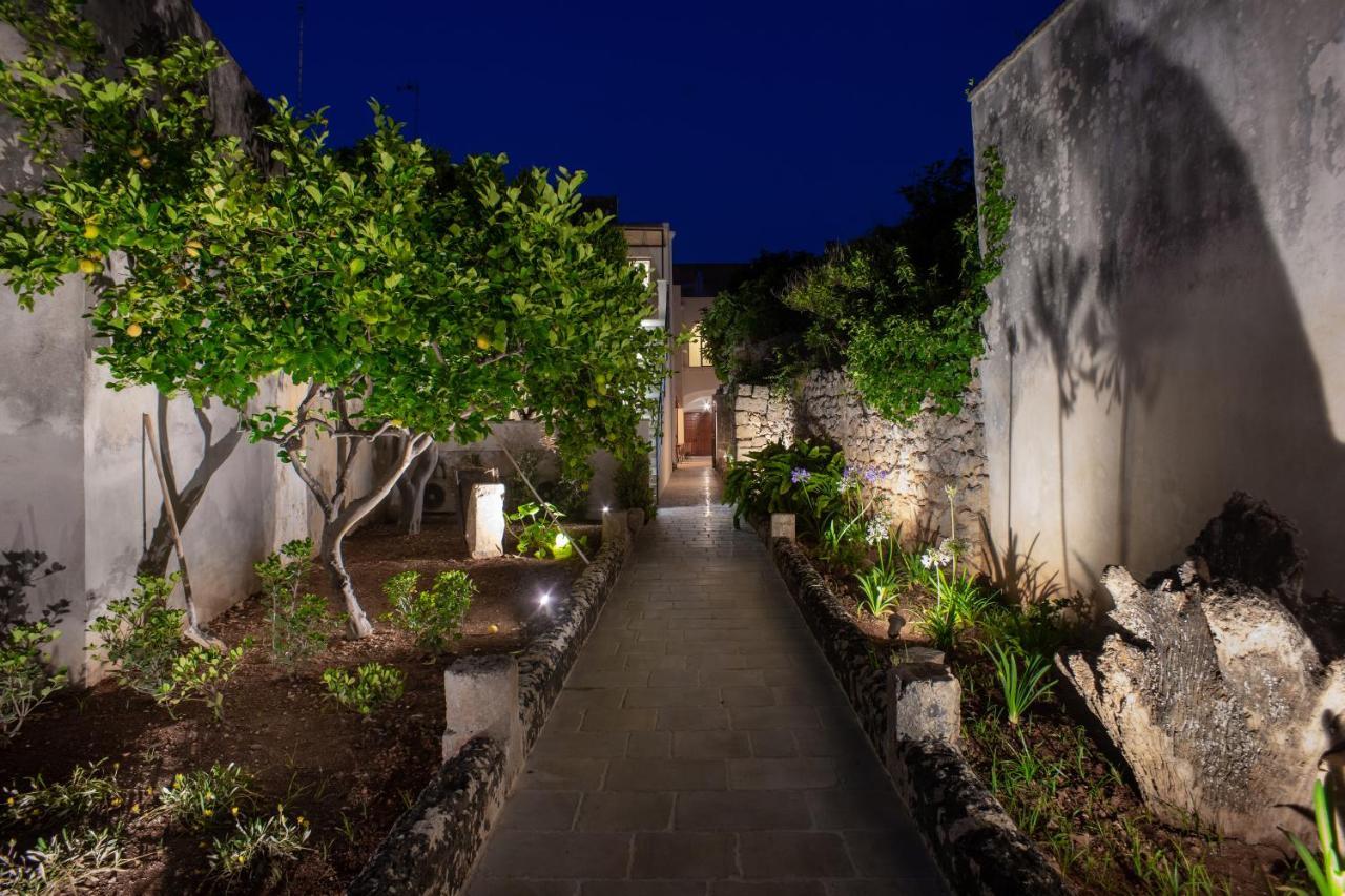 Palazzo Frangipane Bed & Breakfast Salve Exterior photo