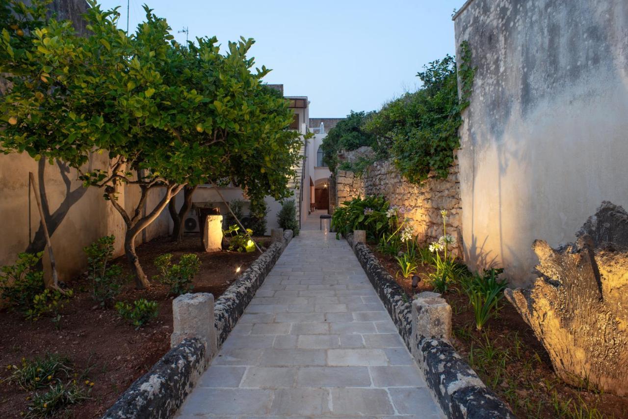 Palazzo Frangipane Bed & Breakfast Salve Exterior photo